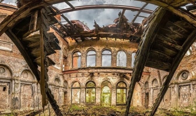 Які пам'ятки архітектури на Львівщині в аварійному стані та що зараз реставрують