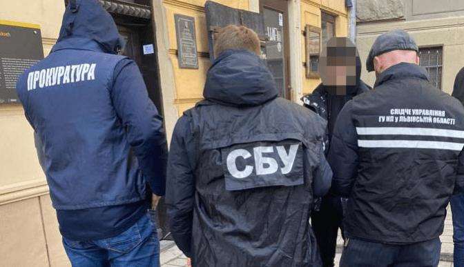 У Львові повідомили про підозру 20-річному чоловікові, що організував схему втечі ухилянтів за кордон
