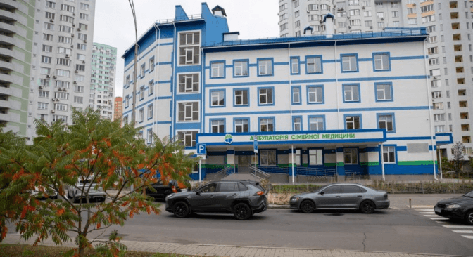 На Осокорках завершили реконструкцію амбулаторії
