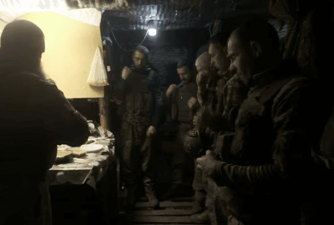 Бійці львівської бригади показали, як святкують Різдво на передовій