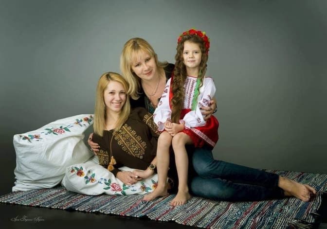 Львів’ян просять допомогти молодій мамі з раком щитоподібної залози