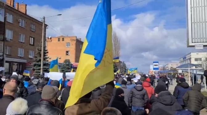 Мешканці тимчасово окупованої Нової Каховки вийшли на протести. Відео