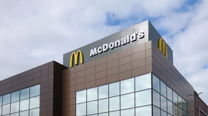 У Броварах знесуть дерева, аби звести McDonald's. У компанії спростовують