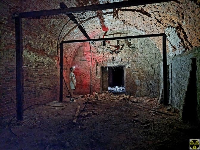 Львівські дигери показали підземелля у схилах Високого замку. Фото, відео