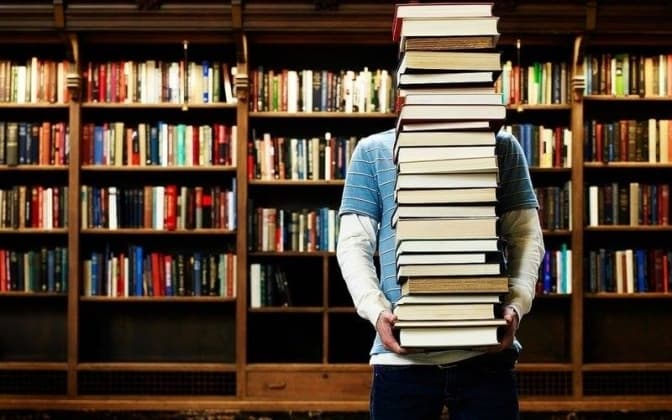 Львів’ян запрошують долучитися до книжкового обміну у дворику Ратуші