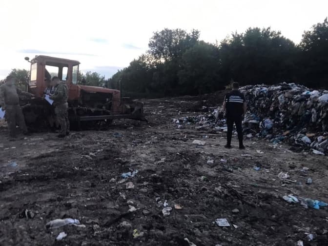 Львівське сміття незаконно возили у Вінницьку область