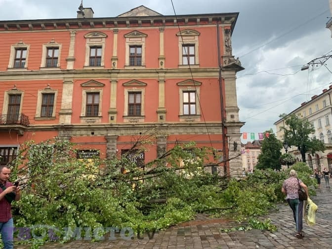 На ліквідацію наслідків буревію у Львові виділили понад 20 мільйонів гривень
