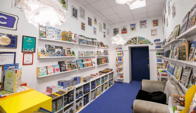 Книгарня Artbooks у центрі Києва закривається: оголосили фінальний розпродаж