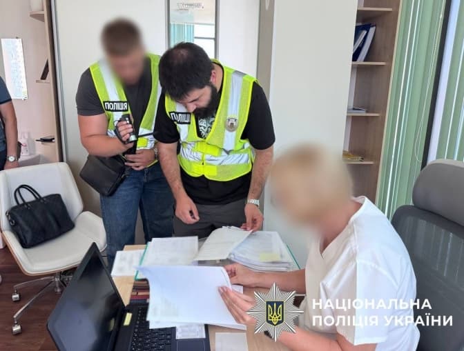 У Києві клініка хотіла віддати іноземцям не їхню дитину