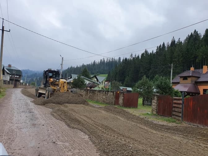 На Львівщині почали ремонт дороги, що стане частиною Малого карпатського кола