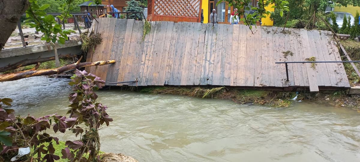 Як оговтується після підтоплення Східниця та 300 барабанів для укриттів в Києві. Підсумки доби