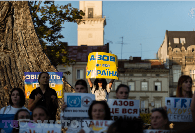 У Львові рідні захисників «Азовсталі» вийшли на акцію підтримки. Фото, відео