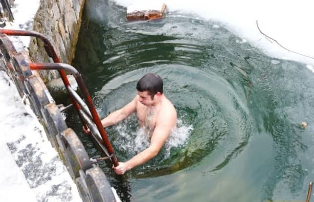 Купання в ополонці не змиває гріхи – ПЦУ