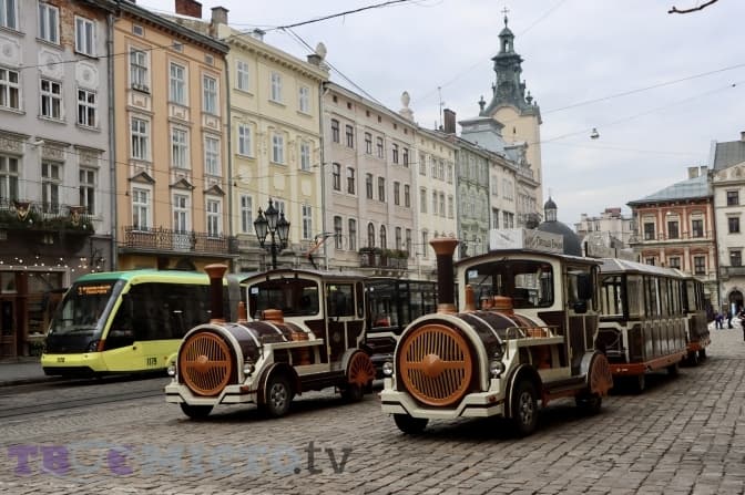 Житло на заводах та старт голосування за проєкти Громадського бюджету. Головне за добу