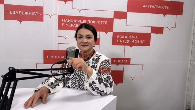 «Диктант недобре прочитаний, текст дурнуватий». Українці розкритикували радіодиктант