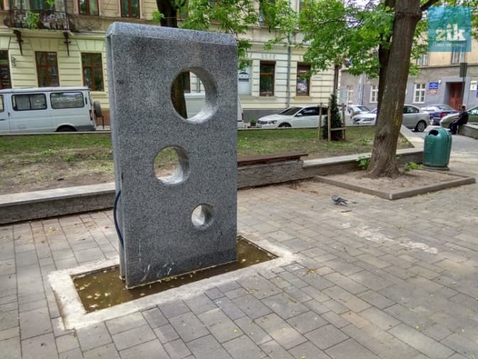 На площі Маланюка у Львові запрацює новий фонтан. Фото