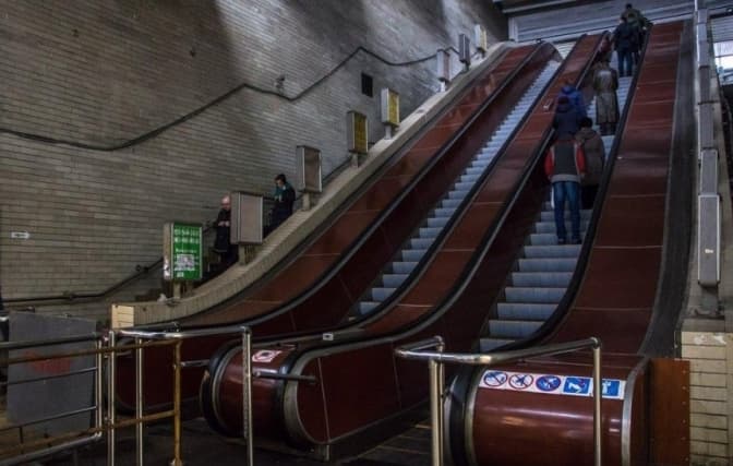 У переході на Старовокзальній в Києві відремонтували ескалатор