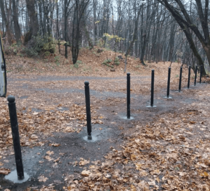 У Львові оштрафували порушників, які незаконно залили бетон у одному з парків