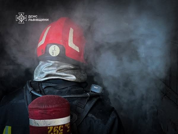 На Львівщині під час пожежі в дерев’яному будинку загинув власник оселі