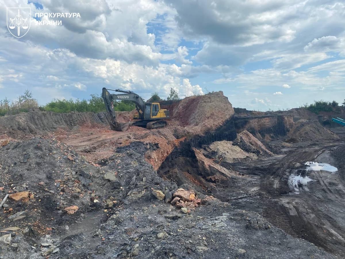 Львівська компанія незаконно видобувала корисні копалини на Волині, прикриваючись "дослідженнями"