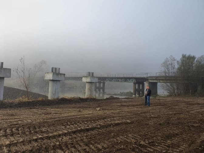 На Львівщині будують найдовший міст у Західній Україні. Фото