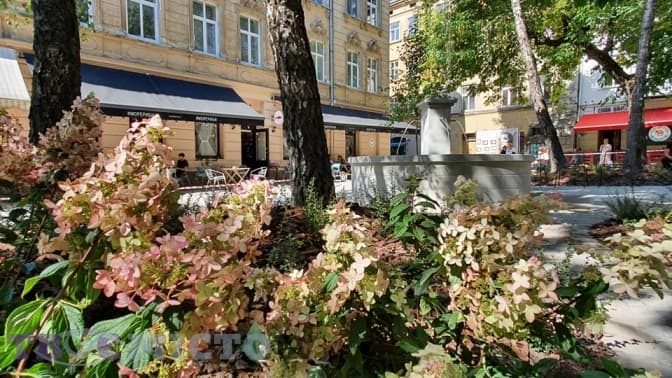 Відкриття площі Коліївщини та зведення храму на Сихові. Головне за добу