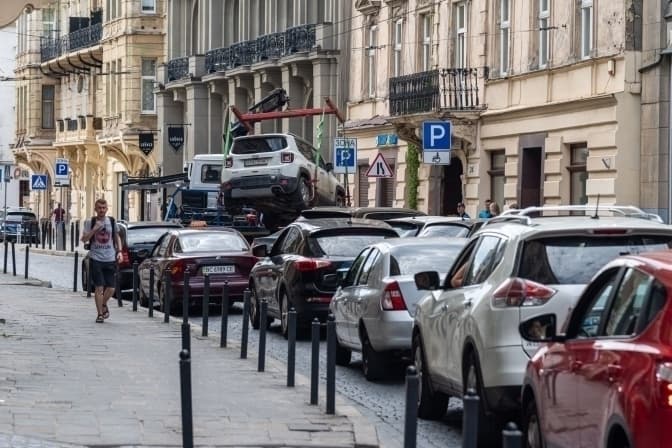 За тиждень у Львові виписали майже 5 тисяч штрафів за неправильне паркування