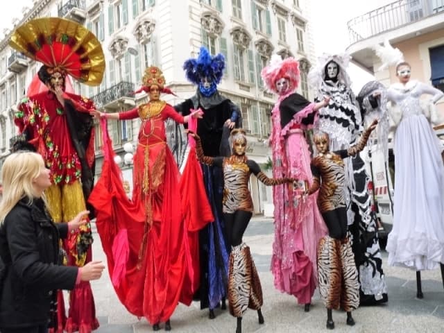 фото: золотий лев