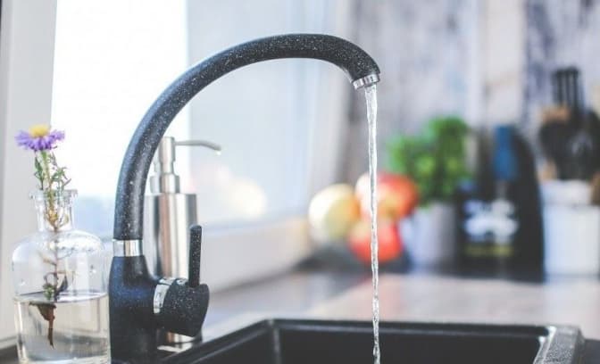 Низка вулиць Львова залишилися без води. Коли відновлять.