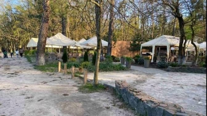 Суд зобов’язав власника знести незаконні намети і кафе у Парку «Партизанська слава» в Києві