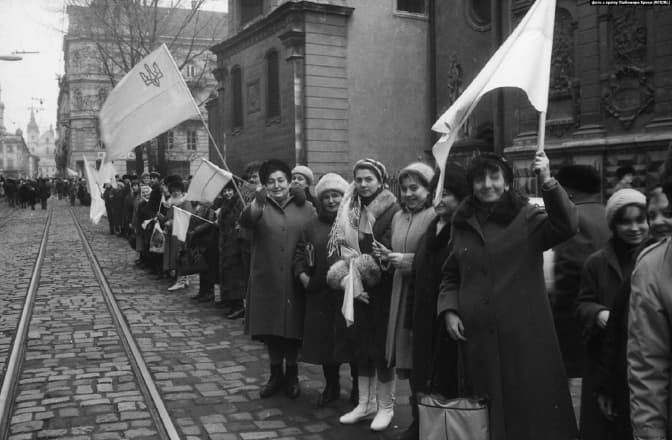 "Живий ланцюг" у Львові/ фото з архіву Любомира Криси