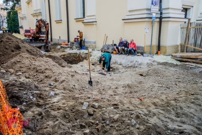 Археологи завершили розкопки на вулиці Корнякта у Львові. Що знайшли