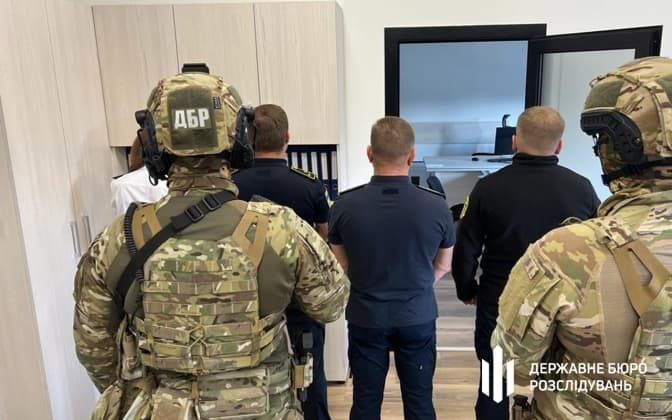 Шістьох інспекторів Львівської митниці судитимуть за незаконне розмитнення автомобілів