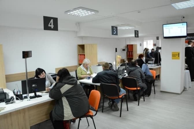 У ЦНАПах Львова дозволять реєструвати вживані авто