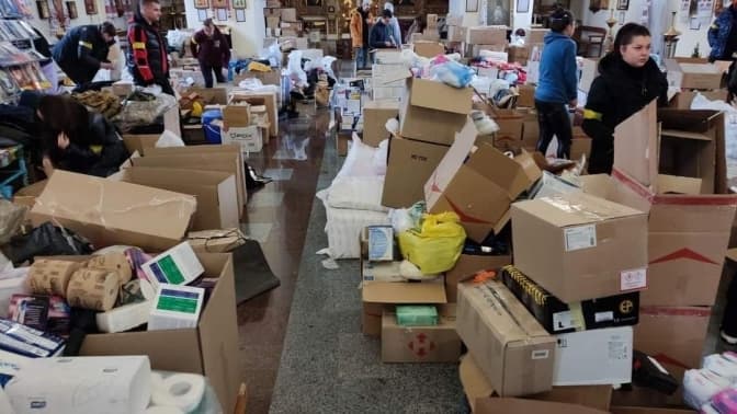 Спальники, ліхтарі, їжа. Львів’ян просять допомогти зібрати найнеобхідніше для військових