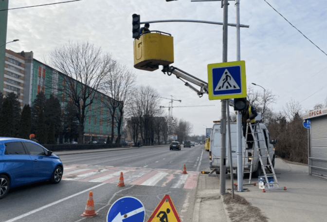 У Львові біля одного з автовокзалів встановлять світлофор