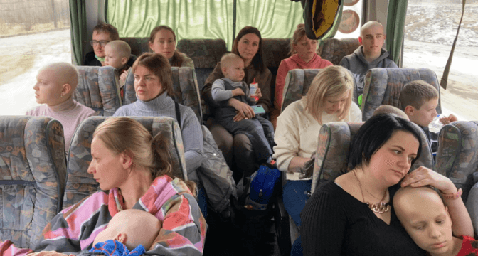 Близько 40 онкохворих діток зі Львова доправили на лікування до Польщі