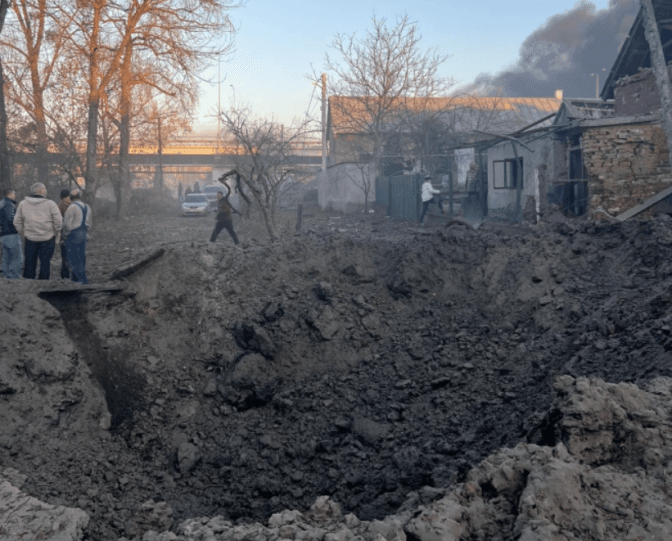 Унаслідок ракетної атаки пошкоджені будинки передмістя Львова