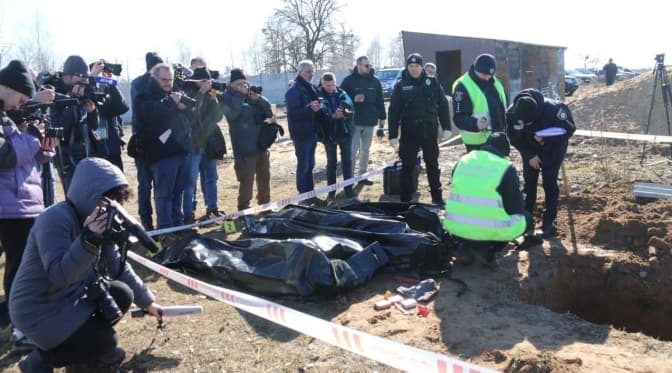 Через рік після російської окупації на Київщині виявили тіла ще трьох загиблих мирних жителів