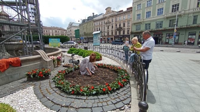 У Львові висадили десять тисяч лілій із Нідерландів