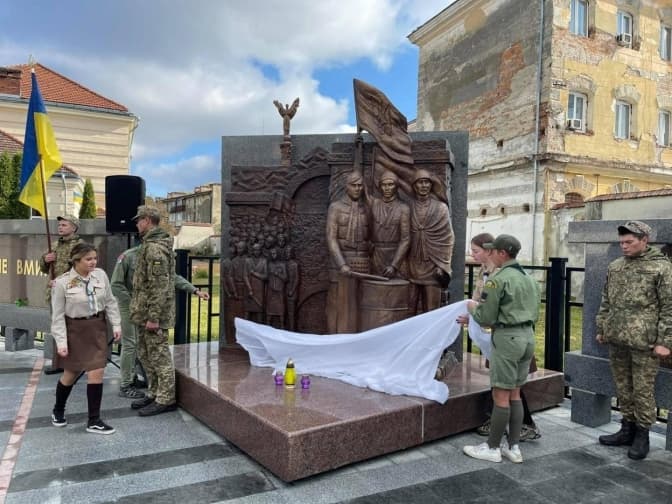 У Стрию відкрили пам'ятник Героям