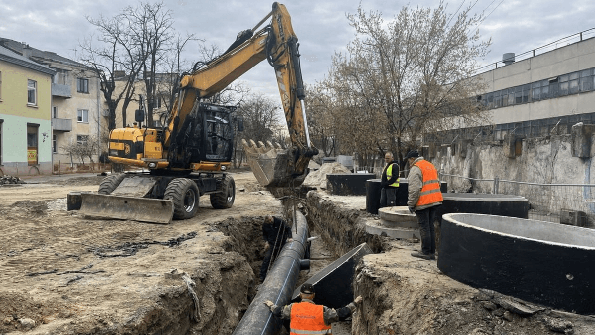 Роботи тривають на двох відрізках. На якому етапі ремонт однієї з найбільш аварійних вулиць у Львові 