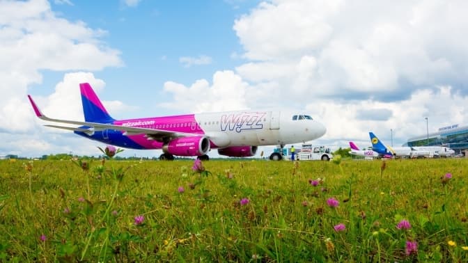 WizzAir запровадила збір за надання місць поруч