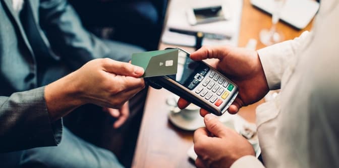 В Україні зобов'яжуть підприємців приймати безготівкові платежі