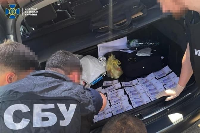 Фото: СБУ/затримання керівника філії львівського облавтодору на хабарі