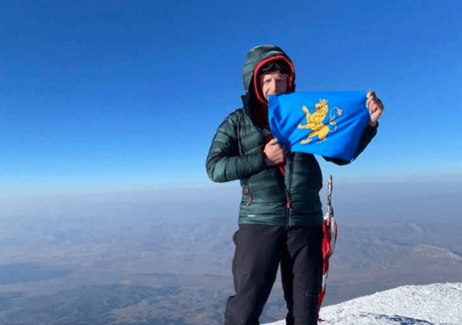 Львів’янин Роман Городечний підняв на Арараті прапор Львова