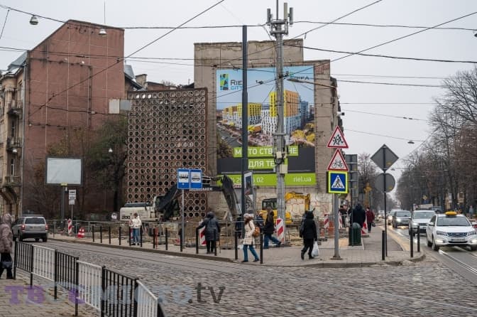 На якому етапі облаштування транспортного хабу на вулиці Бандери. Фото