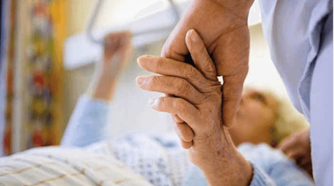 Небайдужих львів'ян просять долучитися до збору речей для стареньких із хоспісу