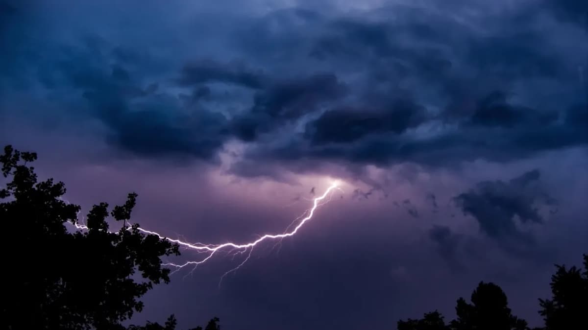 Через негоду на Львівщині без світла залишаються 94 населені пункти