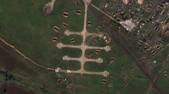 Із аеродрому Чорнобаївки окупанти вивезли всю свою техніку